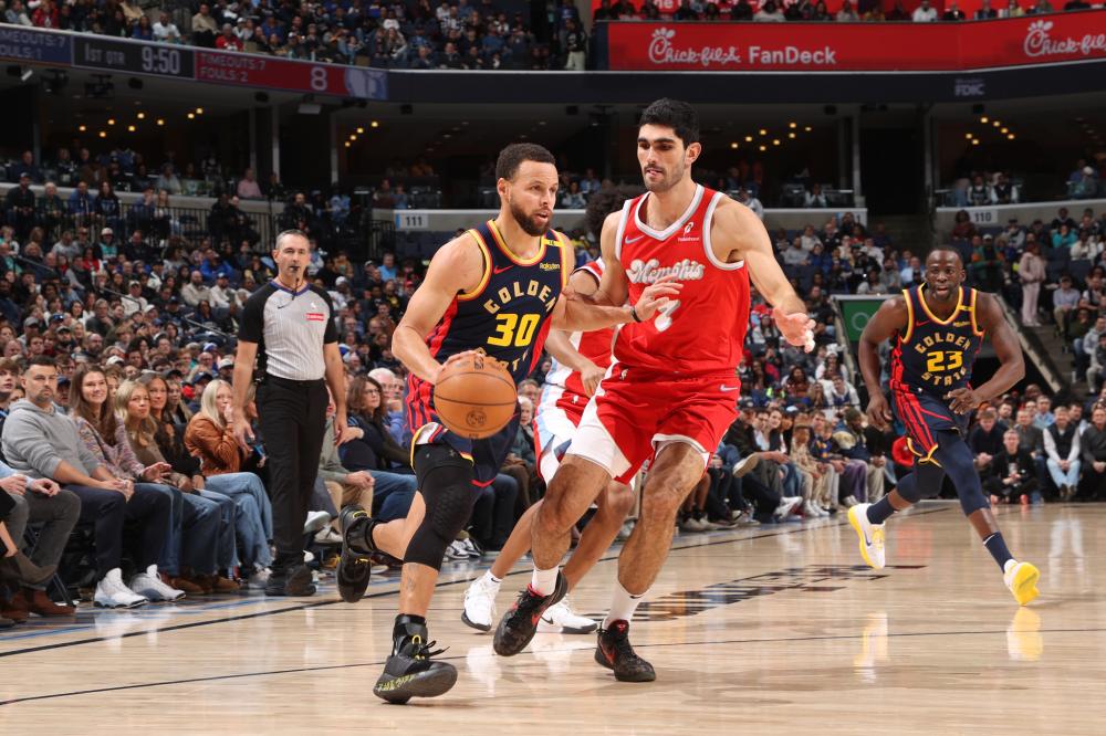 他在攻防两 他在攻防两